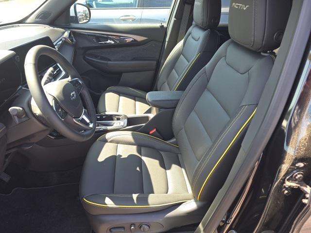new 2025 Chevrolet TrailBlazer car, priced at $29,055