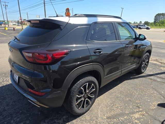 new 2025 Chevrolet TrailBlazer car, priced at $29,055