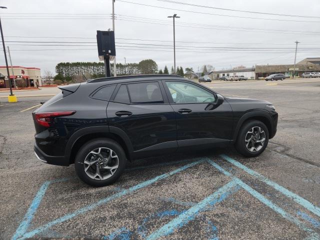 new 2025 Chevrolet Trax car
