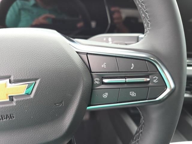 new 2025 Chevrolet Equinox car, priced at $28,106