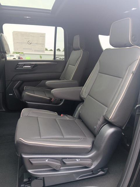 new 2025 Chevrolet Suburban car, priced at $82,512