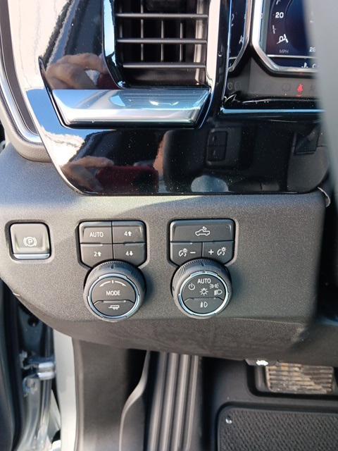 new 2025 Chevrolet Silverado 1500 car, priced at $52,000