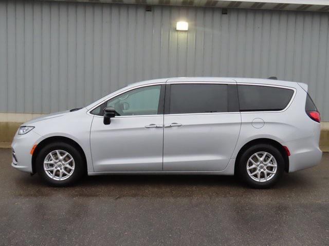 used 2024 Chrysler Pacifica car, priced at $35,489