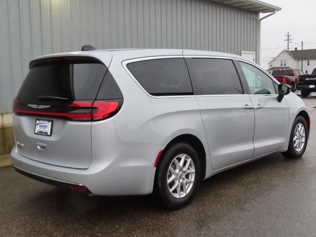 used 2024 Chrysler Pacifica car, priced at $35,489