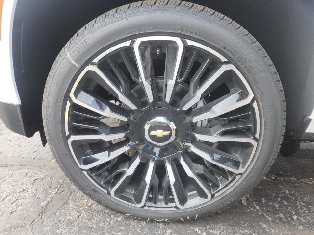 new 2025 Chevrolet Suburban car