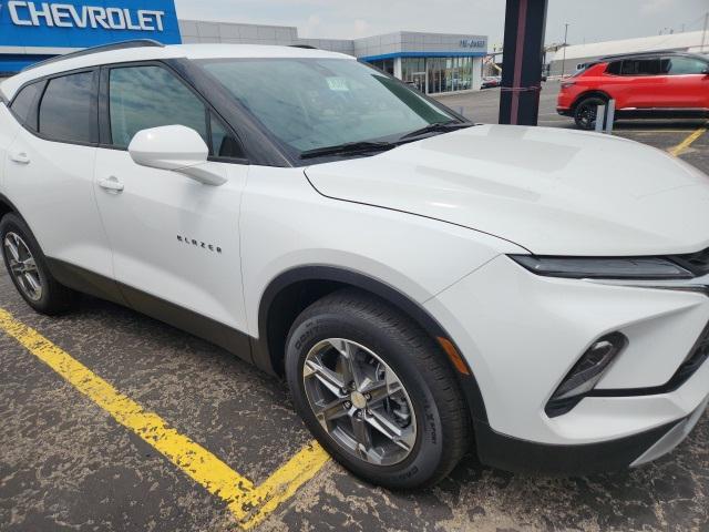 new 2025 Chevrolet Blazer car, priced at $37,589