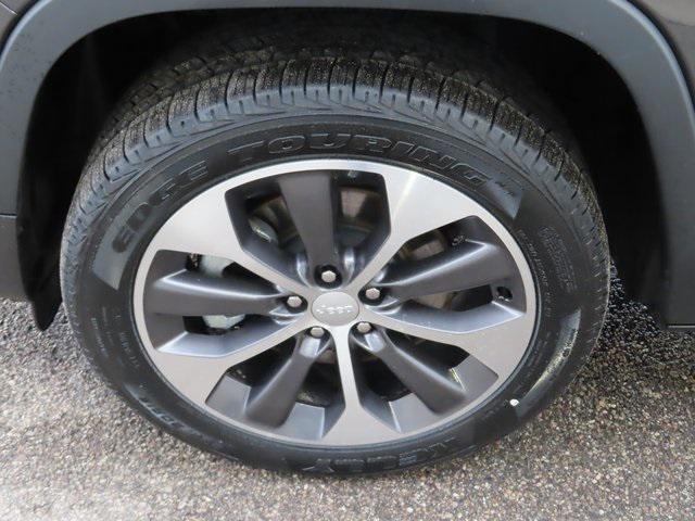 used 2022 Jeep Cherokee car, priced at $24,989