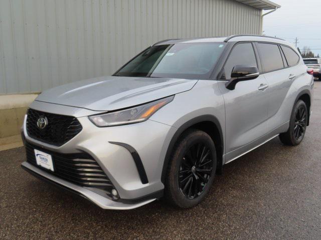 used 2023 Toyota Highlander car, priced at $41,900