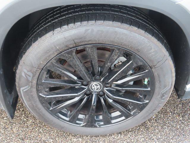 used 2023 Toyota Highlander car, priced at $41,900