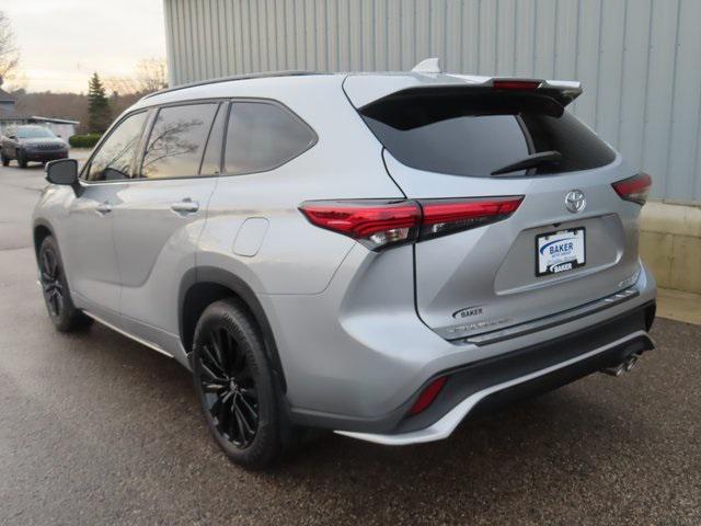 used 2023 Toyota Highlander car, priced at $41,900