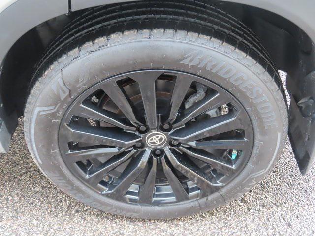 used 2023 Toyota Highlander car, priced at $41,900