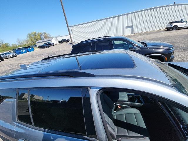 new 2025 Chevrolet Traverse car