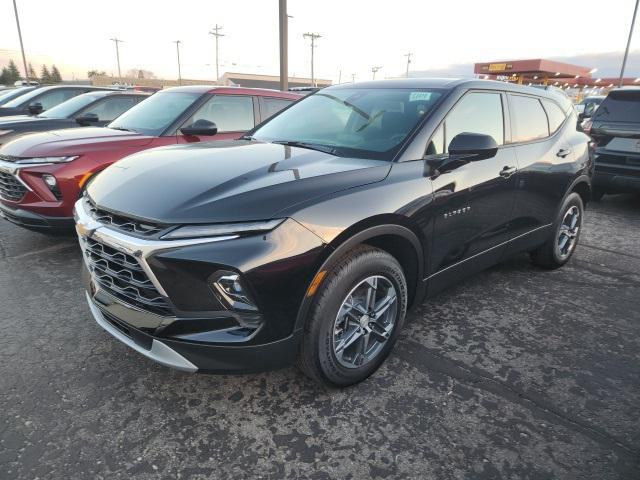 new 2025 Chevrolet Blazer car