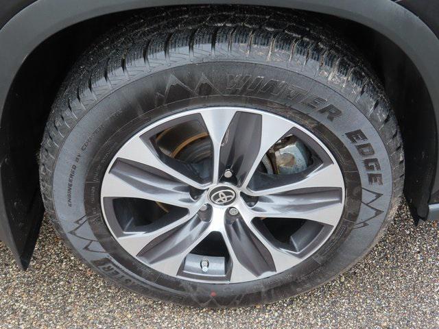 used 2021 Toyota Highlander car, priced at $35,500