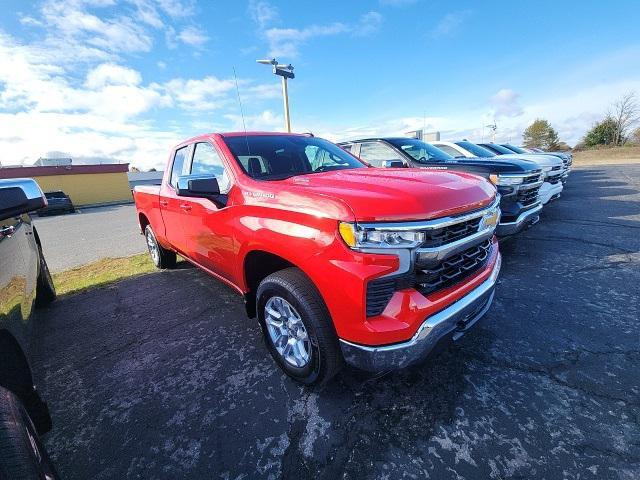 new 2025 Chevrolet Silverado 1500 car, priced at $42,144