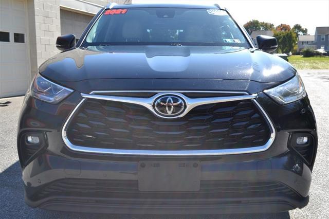 used 2021 Toyota Highlander car, priced at $31,999