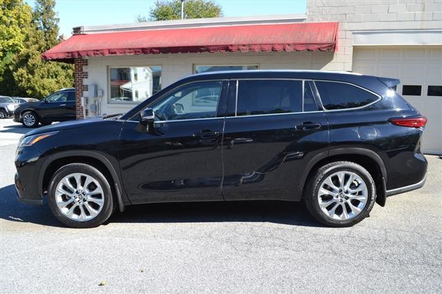 used 2021 Toyota Highlander car, priced at $31,999