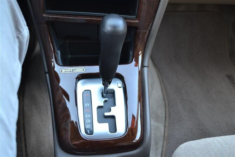 used 2001 Subaru Outback car, priced at $9,999