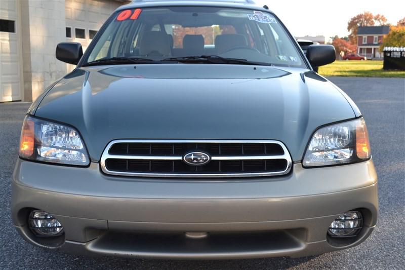 used 2001 Subaru Outback car, priced at $9,999