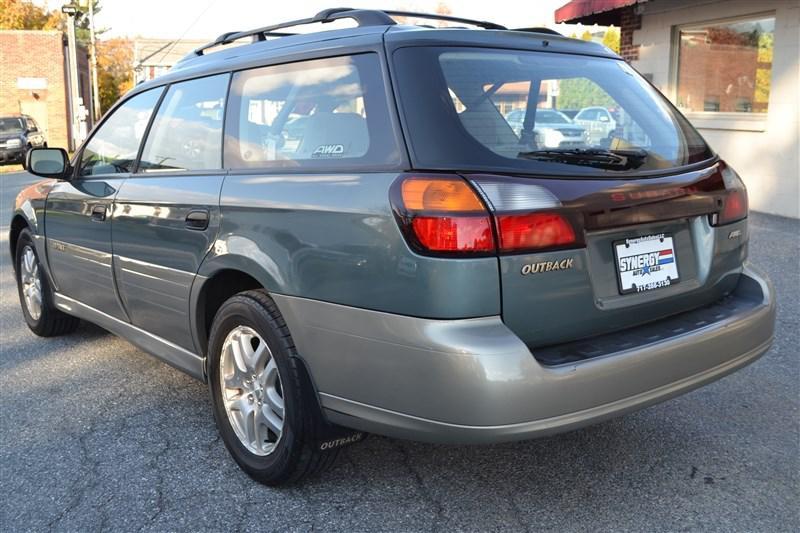 used 2001 Subaru Outback car, priced at $9,999