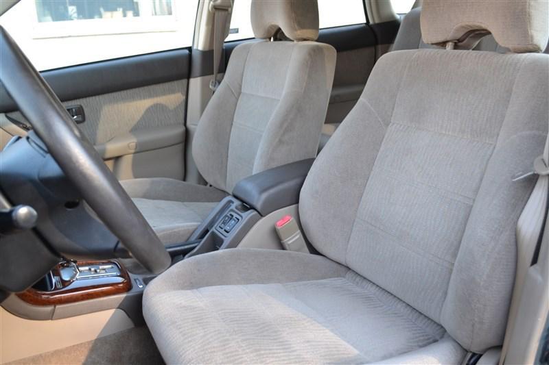 used 2001 Subaru Outback car, priced at $9,999