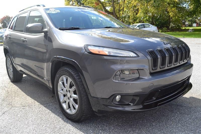used 2018 Jeep Cherokee car, priced at $11,999