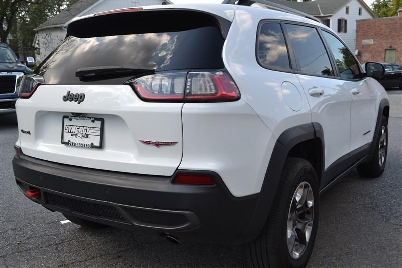 used 2019 Jeep Cherokee car, priced at $17,999