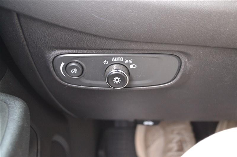 used 2024 Chevrolet Equinox car, priced at $21,999