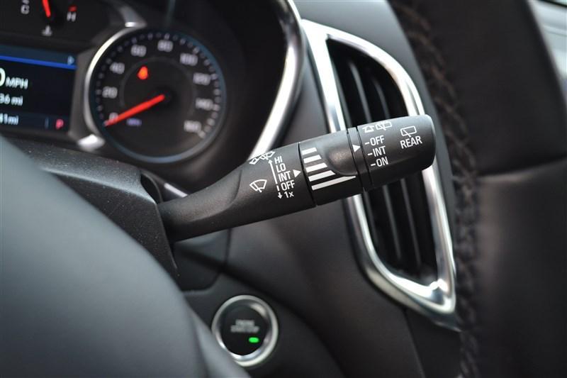 used 2024 Chevrolet Equinox car, priced at $21,999