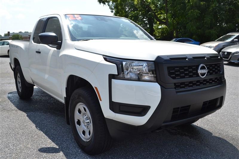 used 2025 Nissan Frontier car, priced at $29,999