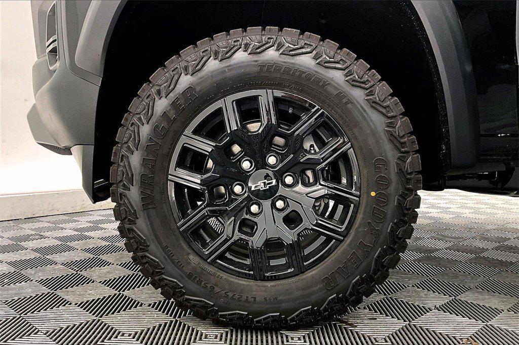 new 2025 Chevrolet Colorado car, priced at $41,890