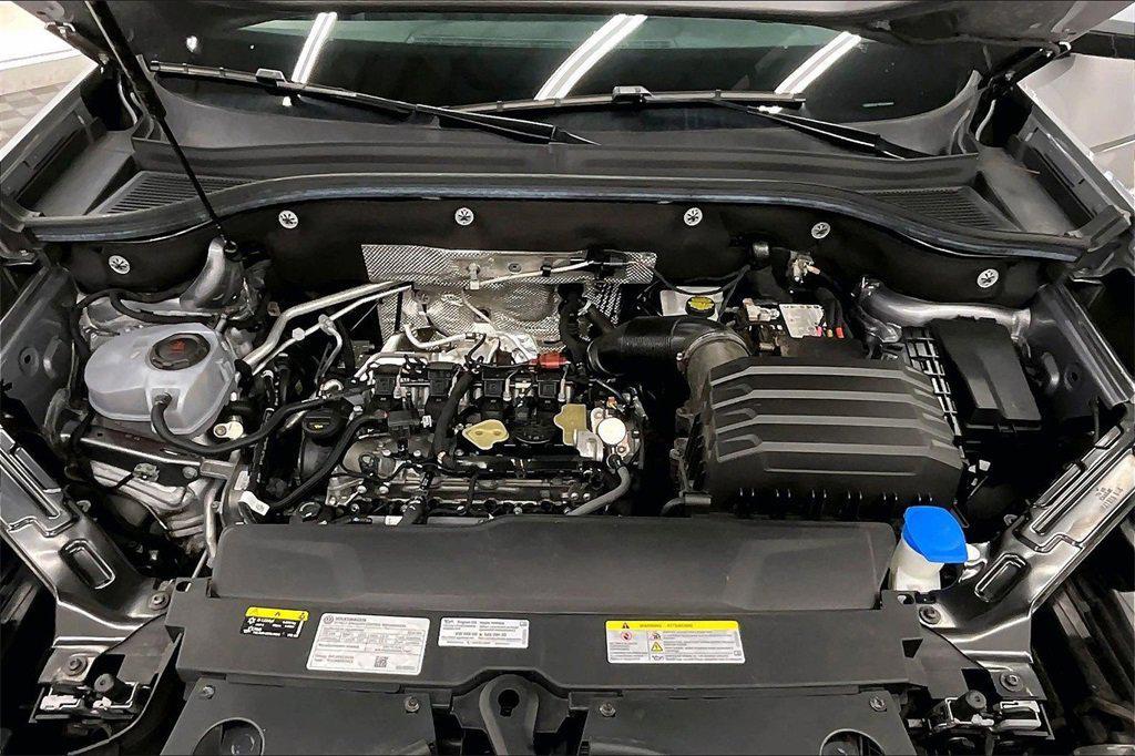 used 2024 Volkswagen Atlas car, priced at $31,990