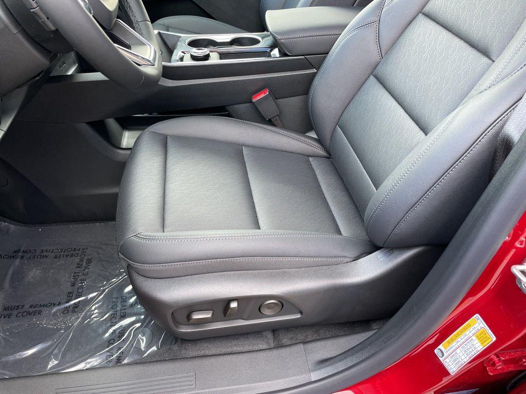 new 2026 Chevrolet Equinox car, priced at $32,592