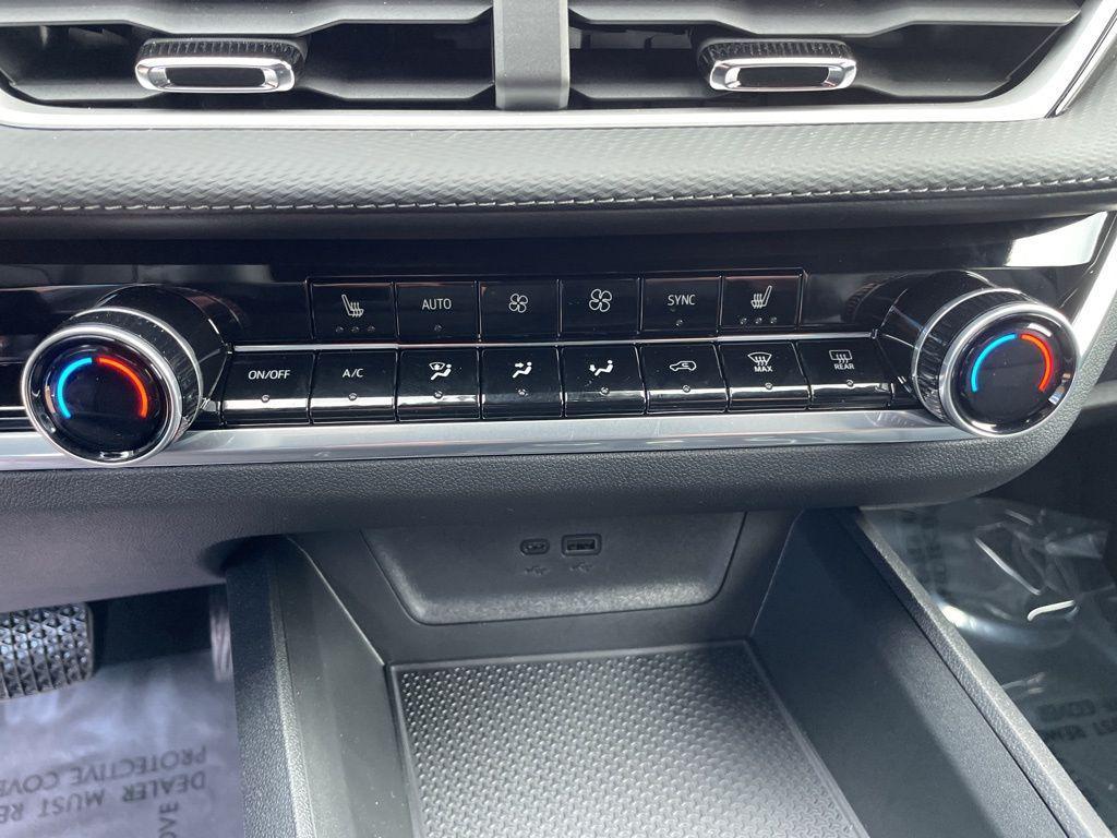 new 2026 Chevrolet Equinox car, priced at $32,592