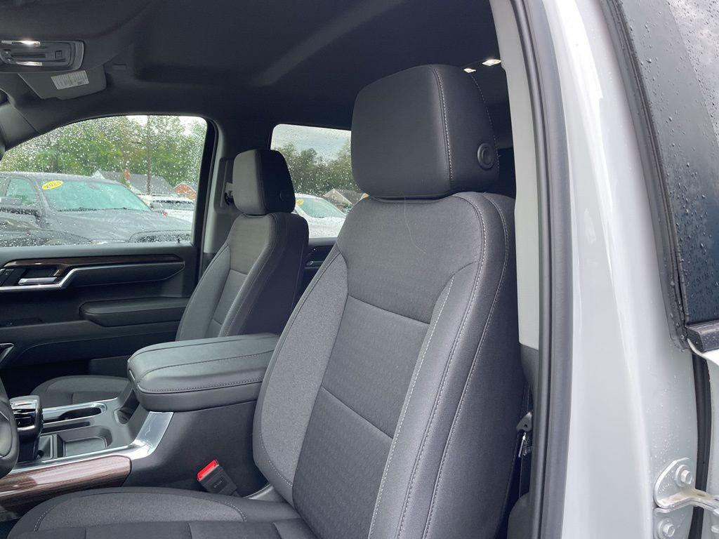 new 2025 Chevrolet Silverado 1500 car