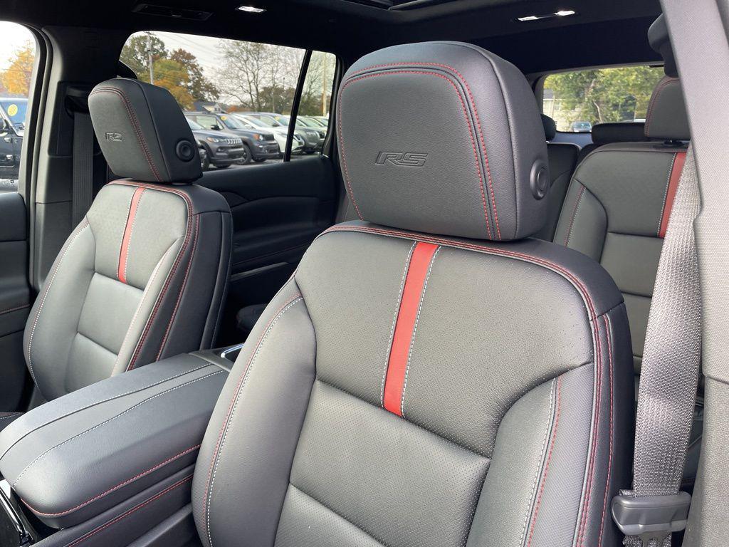 new 2026 Chevrolet Traverse car, priced at $55,667