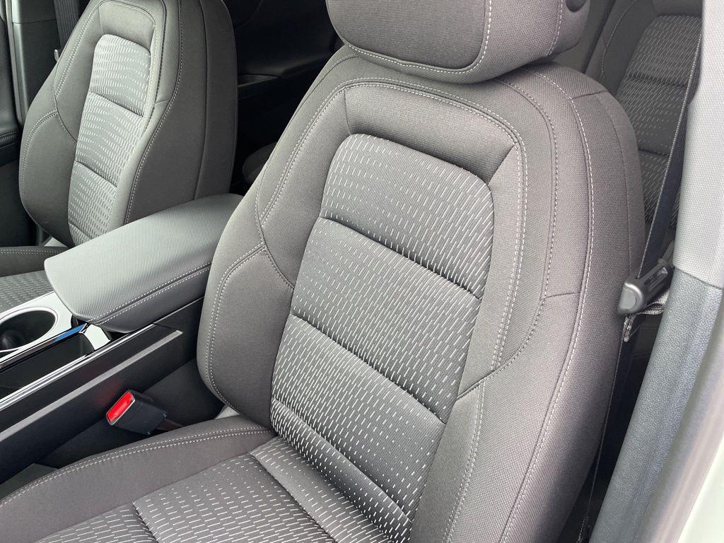 new 2026 Chevrolet Equinox car, priced at $29,333