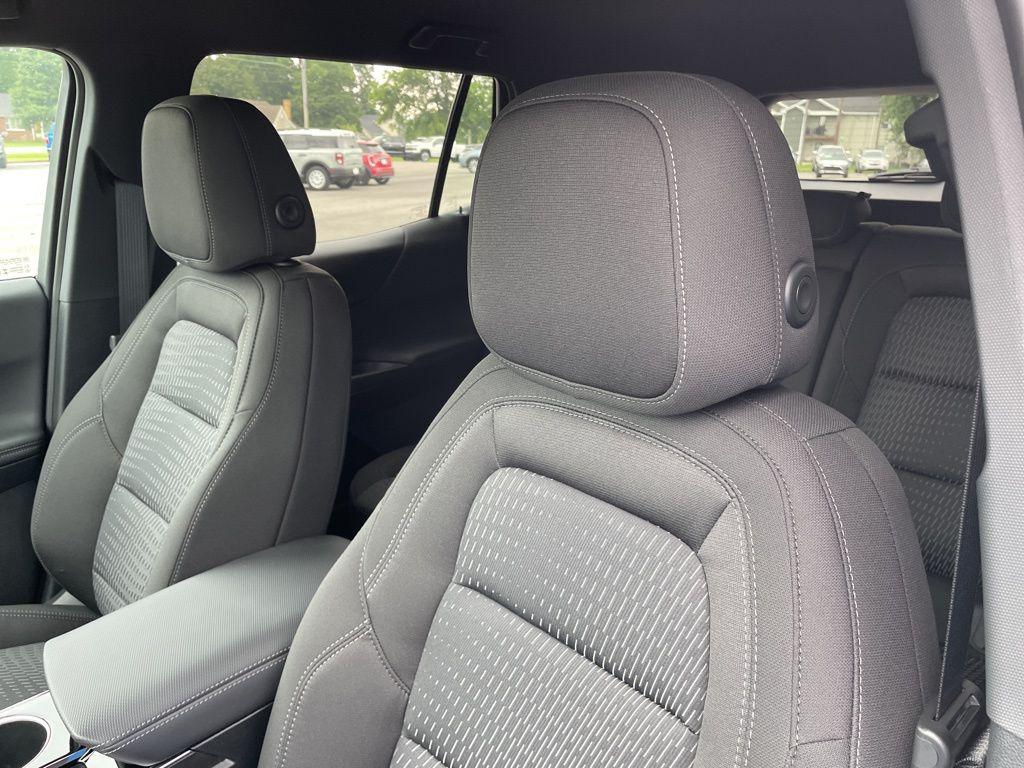 new 2026 Chevrolet Equinox car, priced at $29,333