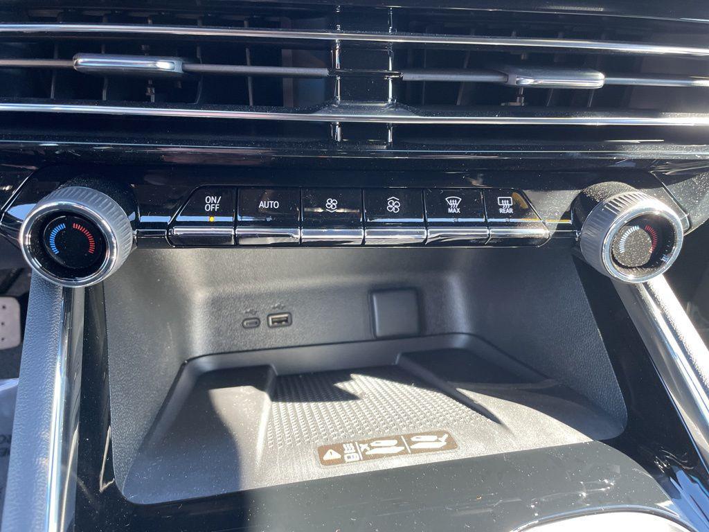 new 2026 Chevrolet Traverse car, priced at $44,765