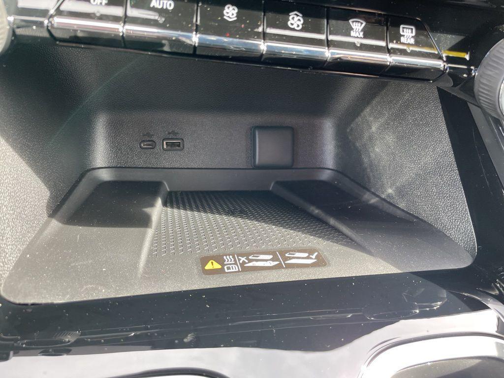 new 2026 Chevrolet Traverse car, priced at $43,230