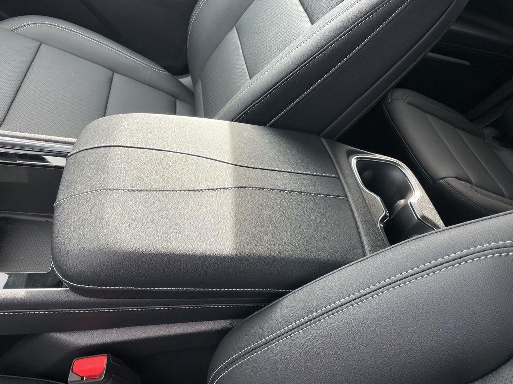 new 2026 Chevrolet Traverse car, priced at $43,230