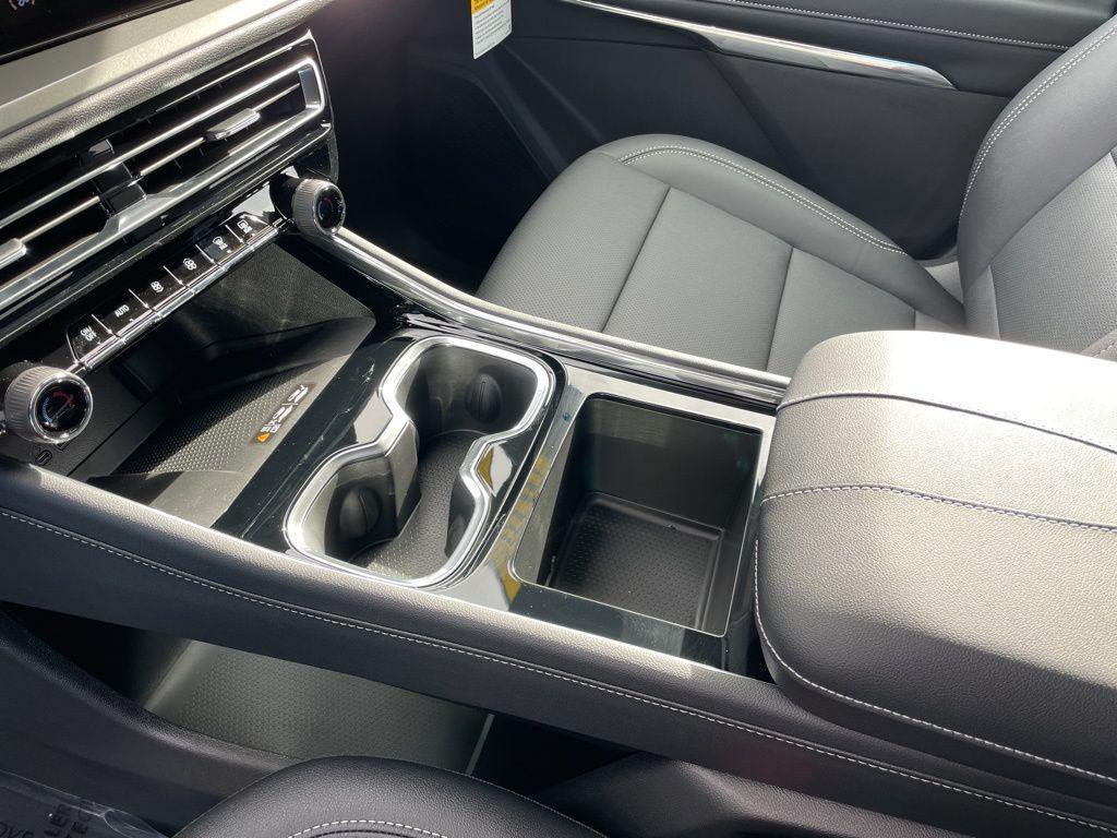 new 2026 Chevrolet Traverse car, priced at $43,230