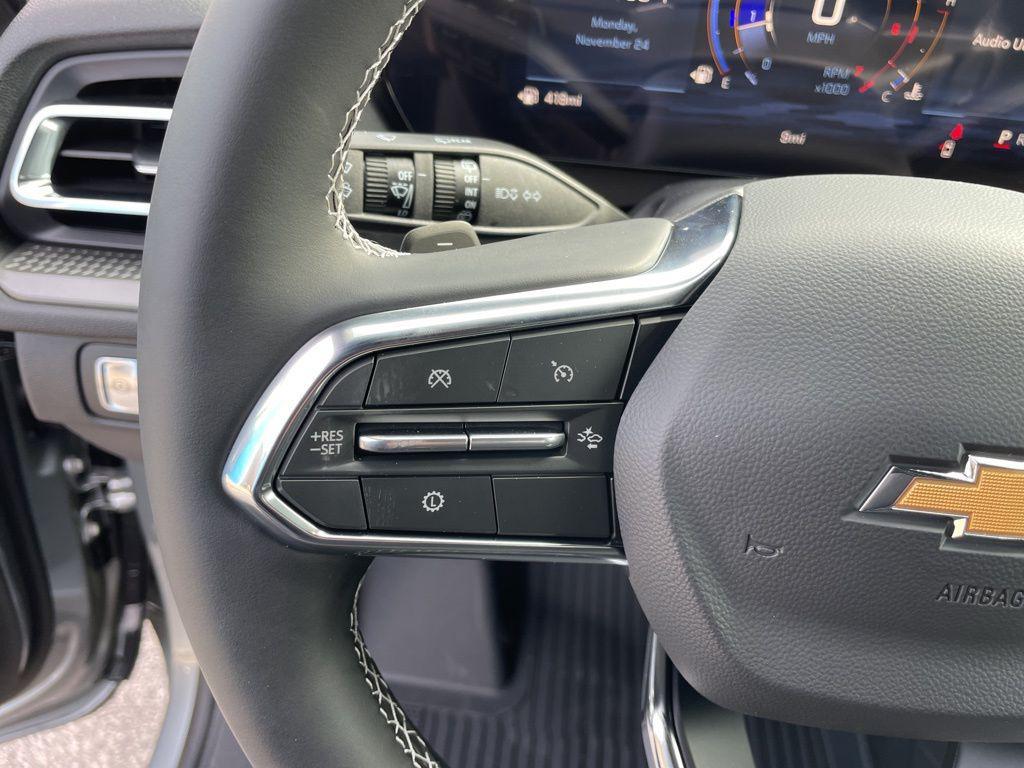 new 2026 Chevrolet Traverse car, priced at $43,230