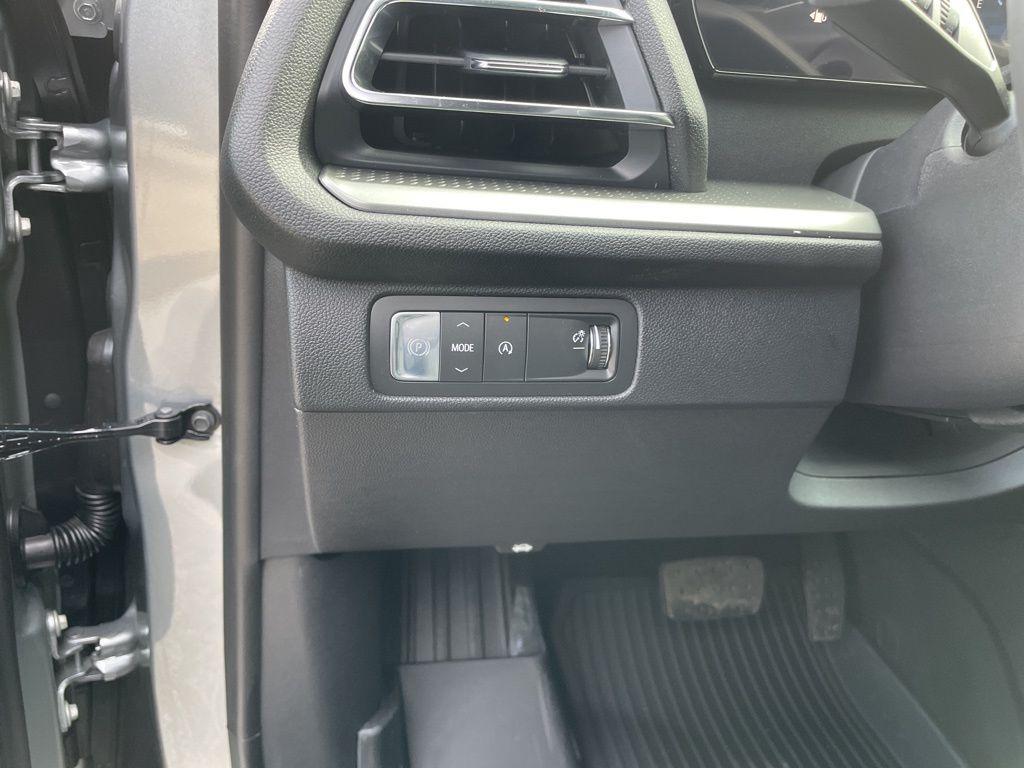 new 2026 Chevrolet Traverse car, priced at $43,230