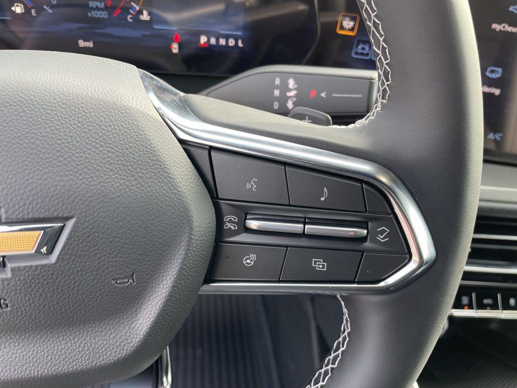 new 2026 Chevrolet Traverse car, priced at $43,230