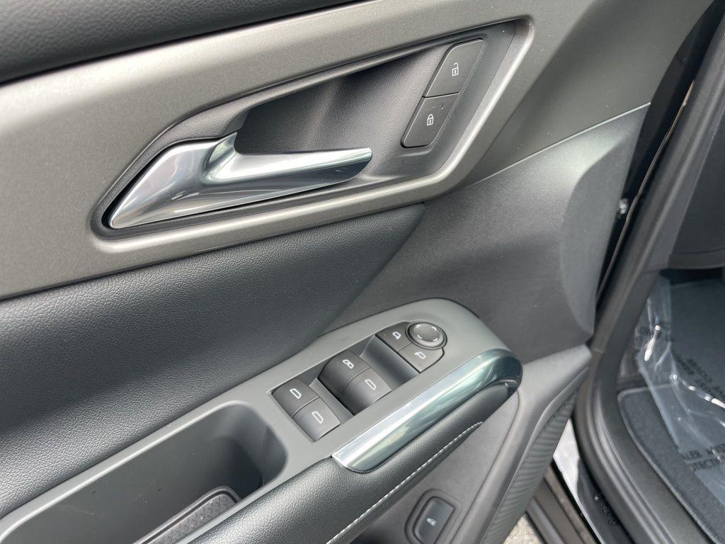 new 2026 Chevrolet Traverse car, priced at $43,230