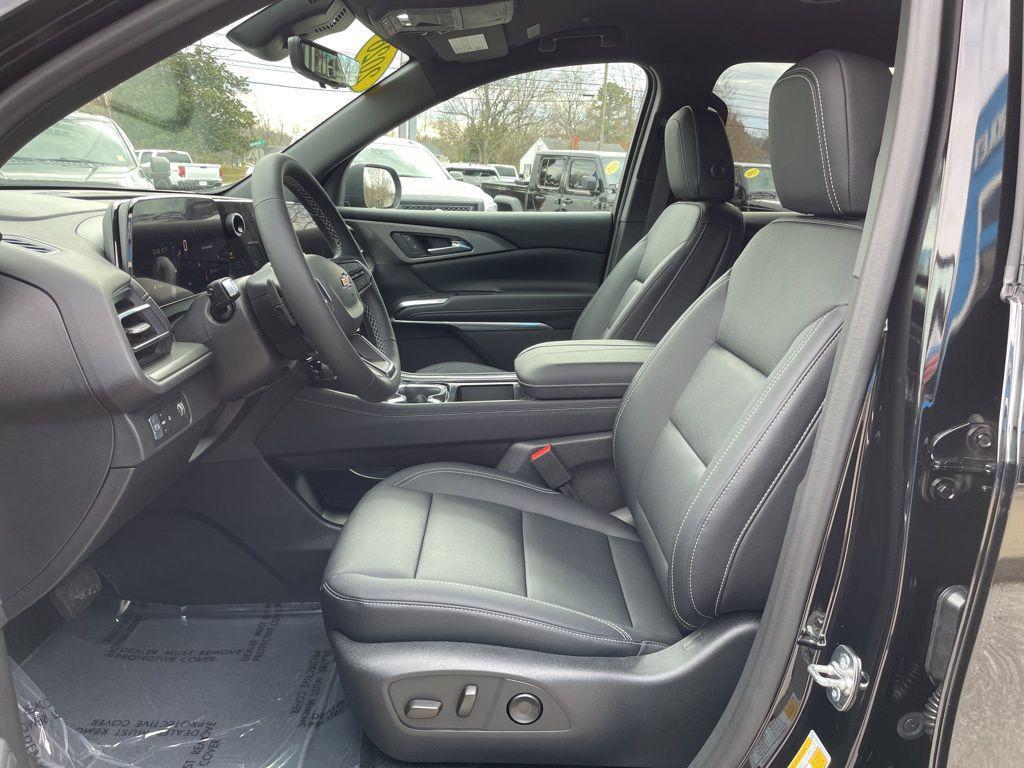 new 2026 Chevrolet Traverse car, priced at $43,230