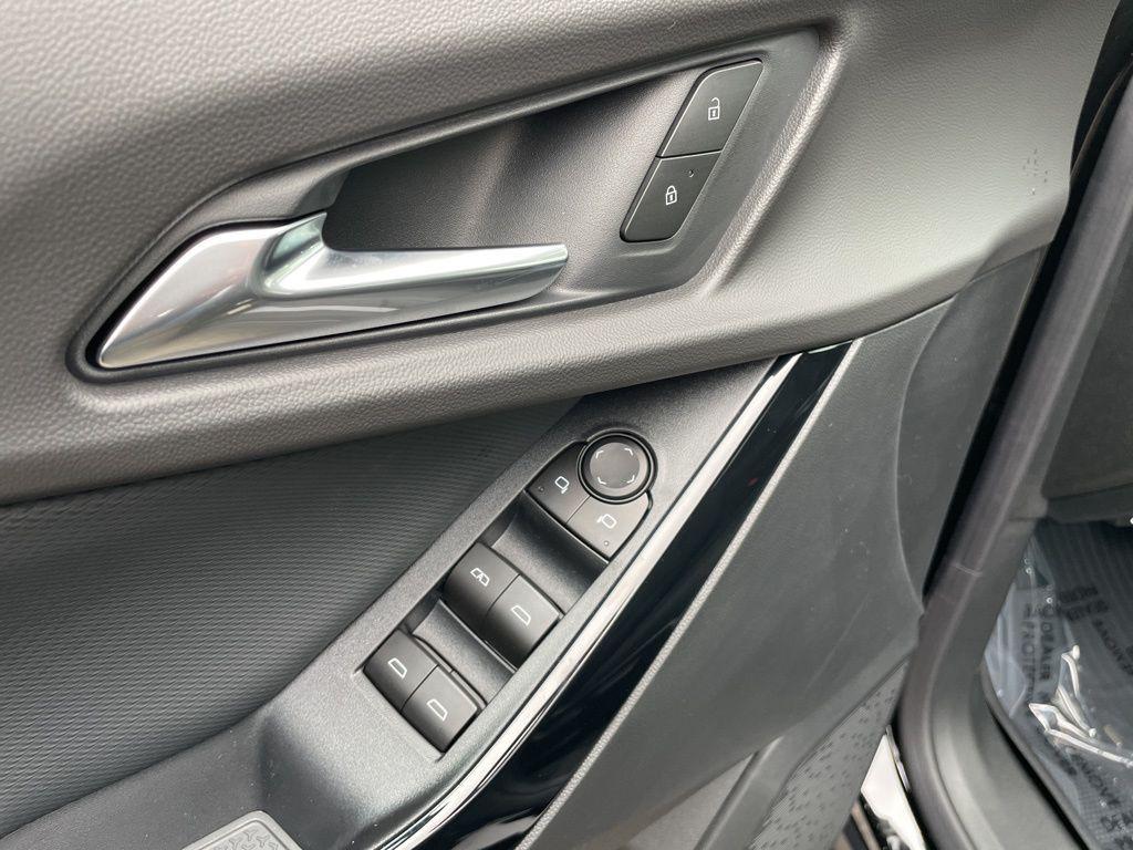 new 2026 Chevrolet Equinox car, priced at $28,914