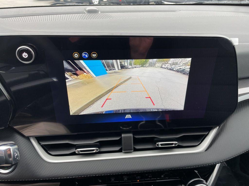 new 2026 Chevrolet Equinox car, priced at $28,914