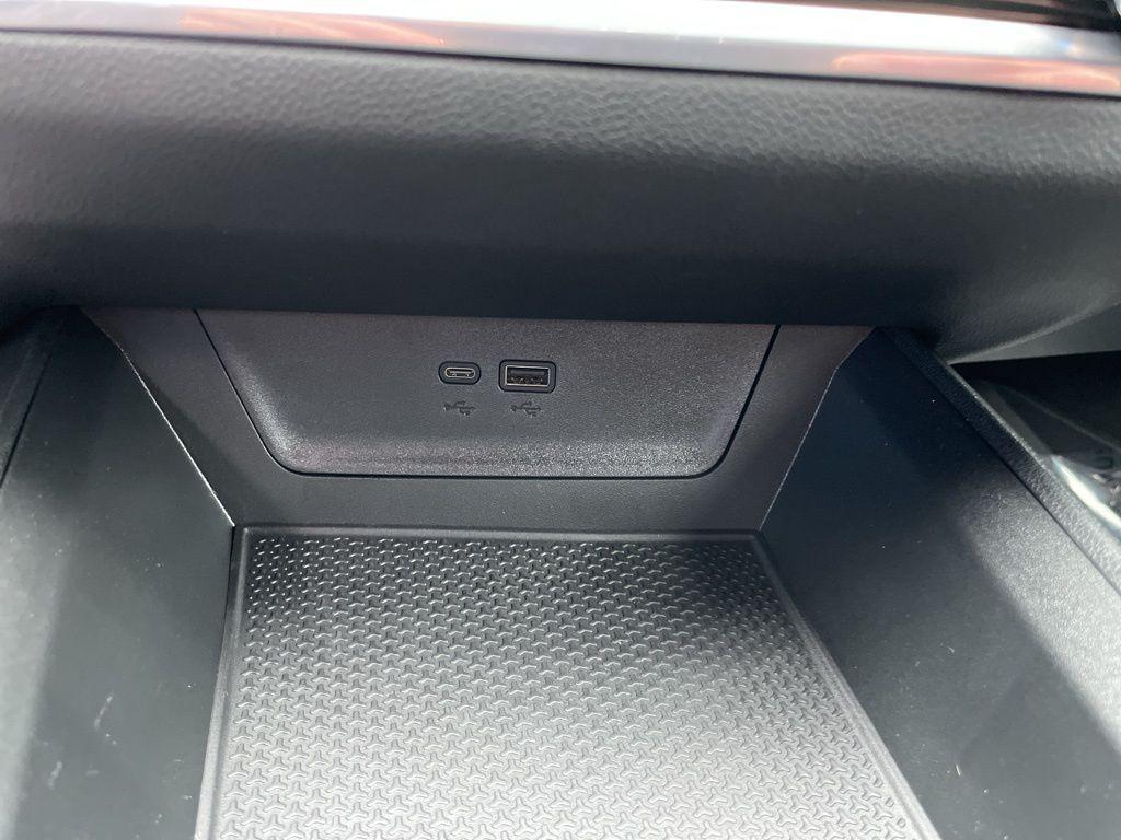 new 2026 Chevrolet Equinox car, priced at $30,215